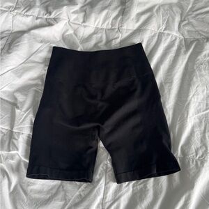 AUROLA Black Seamless Biker Shorts – Size S, High Waist, Scrunch Butt Workout
